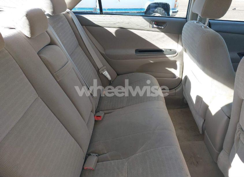 Photo 8 of 2005 Toyota Camry LE (VIN 4T1BE30K25U941233)