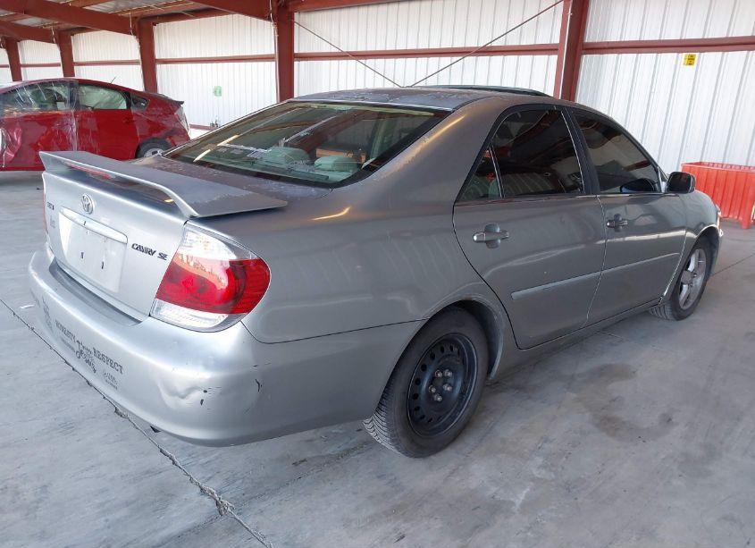Photo 4 of 2005 Toyota Camry SE (VIN 4T1BE30K25U990898)