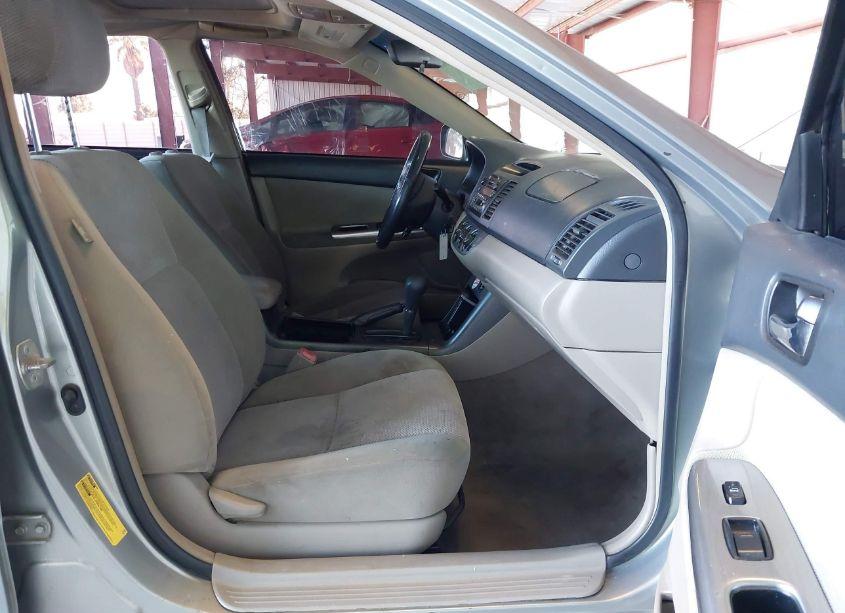 Photo 5 of 2005 Toyota Camry SE (VIN 4T1BE30K25U990898)