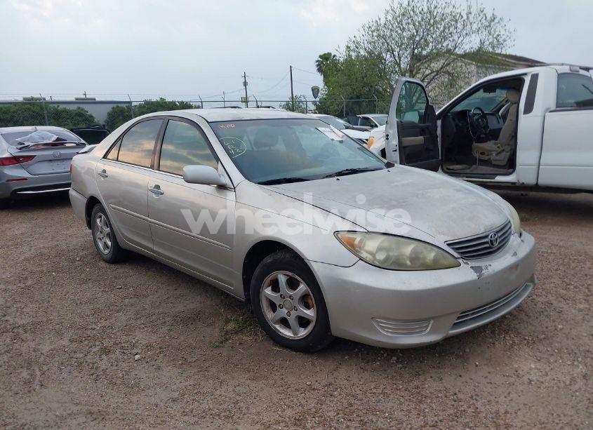 2006 Toyota Camry LE (VIN 4T1BE30K26U731801) main photo
