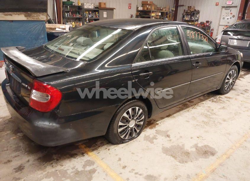 Photo 4 of 2002 Toyota Camry XLE (VIN 4T1BE30K32U015449)