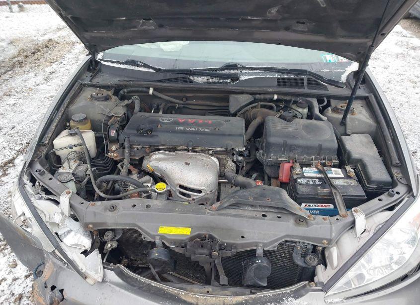 Photo 10 of 2002 Toyota Camry XLE (VIN 4T1BE30K32U574502)