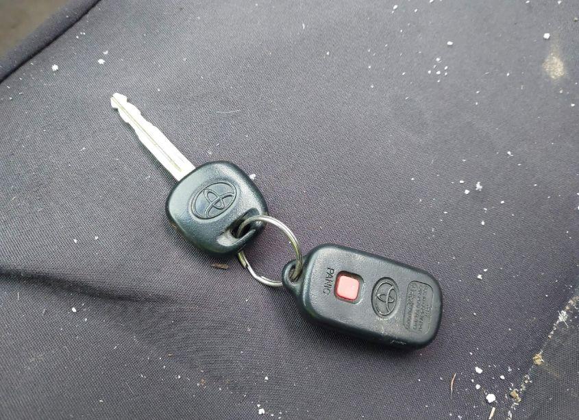 Photo 11 of 2002 Toyota Camry XLE (VIN 4T1BE30K32U574502)