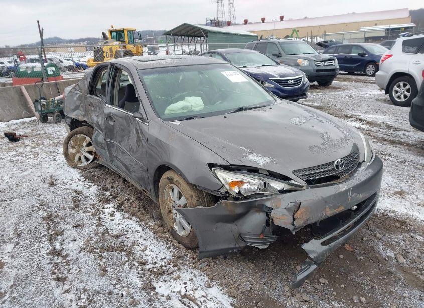 Photo 6 of 2002 Toyota Camry XLE (VIN 4T1BE30K32U574502)