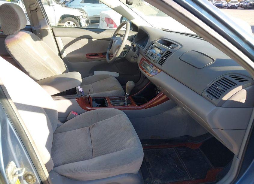 Photo 5 of 2002 Toyota Camry XLE (VIN 4T1BE30K32U604520)