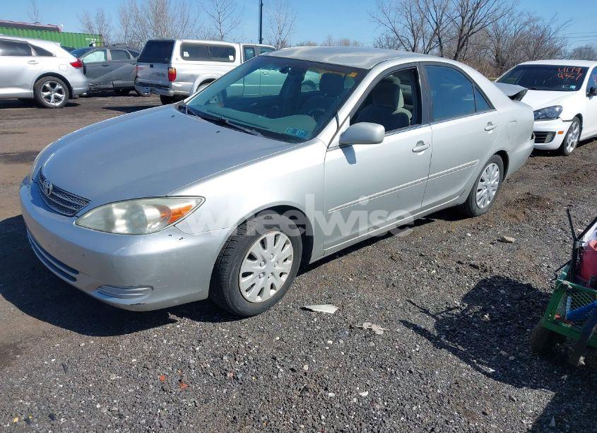 Photo 2 of 2002 Toyota Camry XLE (VIN 4T1BE30K32U623407)