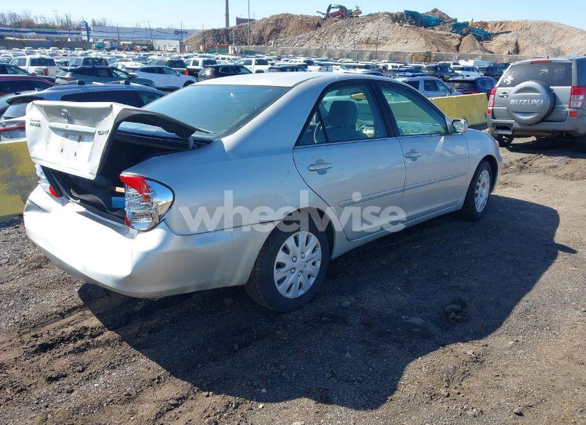 Photo 4 of 2002 Toyota Camry XLE (VIN 4T1BE30K32U623407)