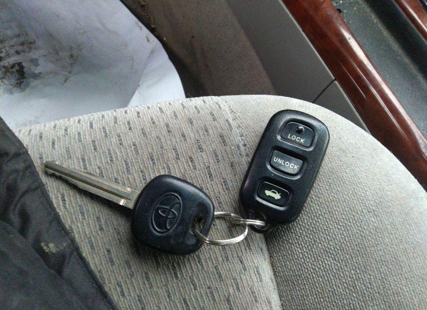 Photo 11 of 2003 Toyota Camry XLE (VIN 4T1BE30K33U135687)