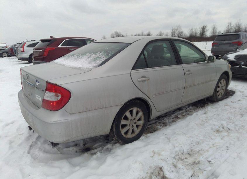Photo 4 of 2003 Toyota Camry XLE (VIN 4T1BE30K33U135687)