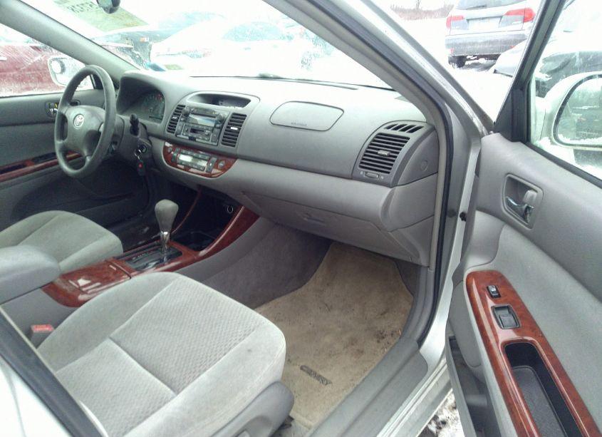 Photo 5 of 2003 Toyota Camry XLE (VIN 4T1BE30K33U135687)