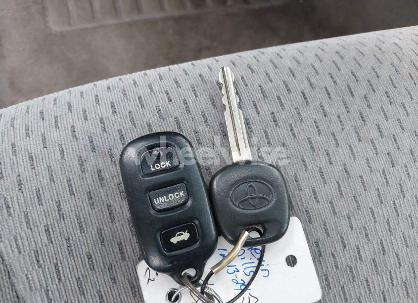 Photo 11 of 2003 Toyota Camry XLE (VIN 4T1BE30K33U218097)