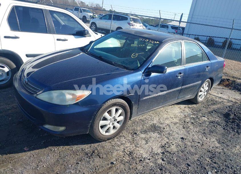 Photo 2 of 2003 Toyota Camry XLE (VIN 4T1BE30K33U222733)