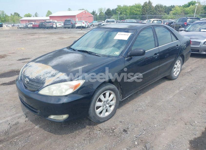 Photo 2 of 2003 Toyota Camry XLE (VIN 4T1BE30K33U243758)
