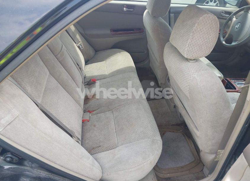 Photo 8 of 2003 Toyota Camry XLE (VIN 4T1BE30K33U243758)