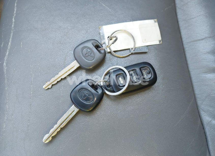 Photo 11 of 2003 Toyota Camry XLE (VIN 4T1BE30K33U645912)