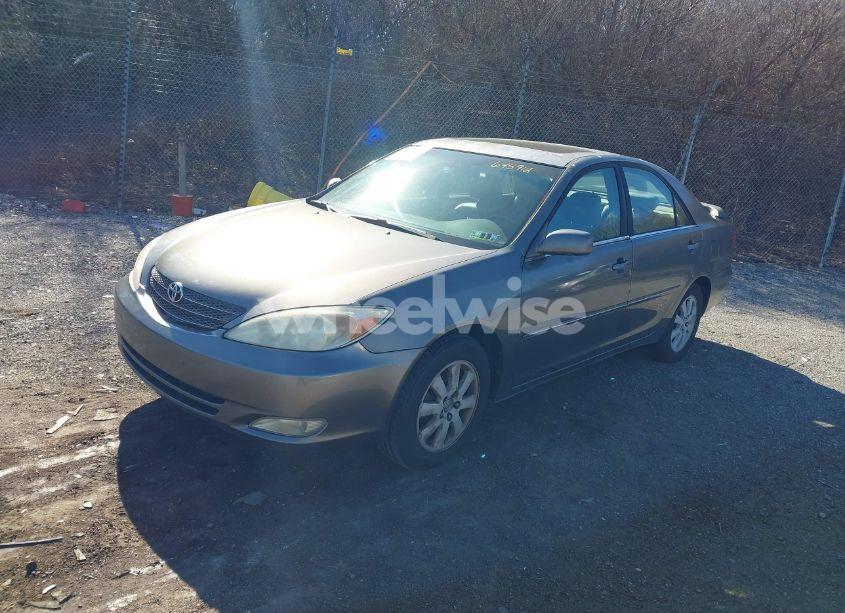 Photo 2 of 2003 Toyota Camry XLE (VIN 4T1BE30K33U645912)