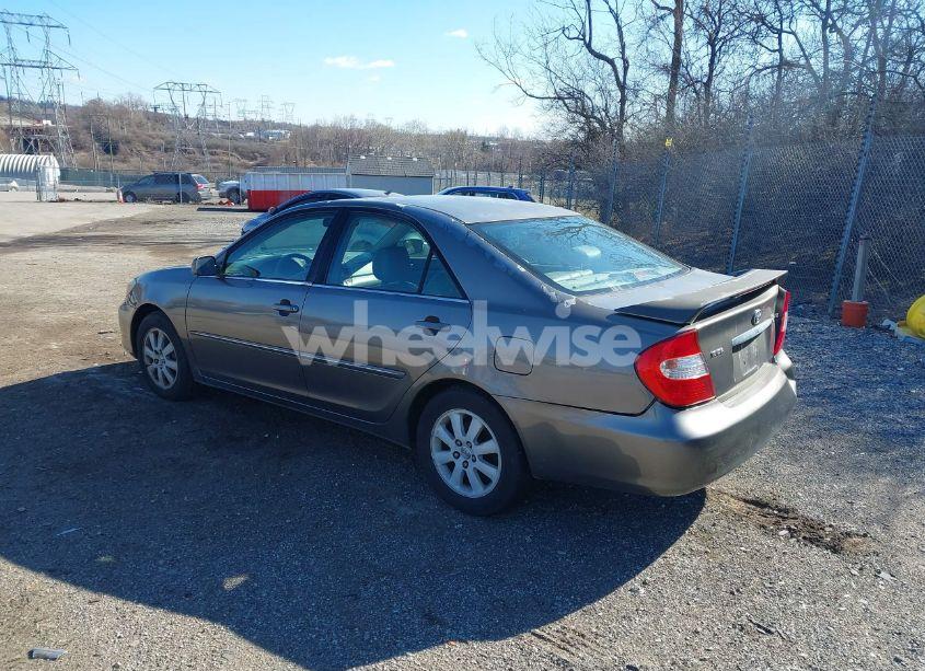 Photo 3 of 2003 Toyota Camry XLE (VIN 4T1BE30K33U645912)