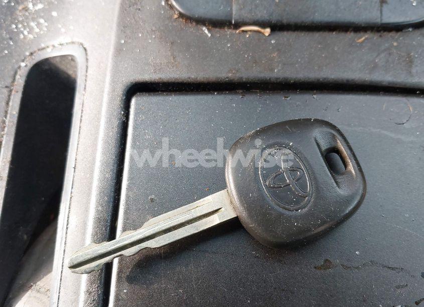 Photo 11 of 2003 Toyota Camry LE (VIN 4T1BE30K33U672365)