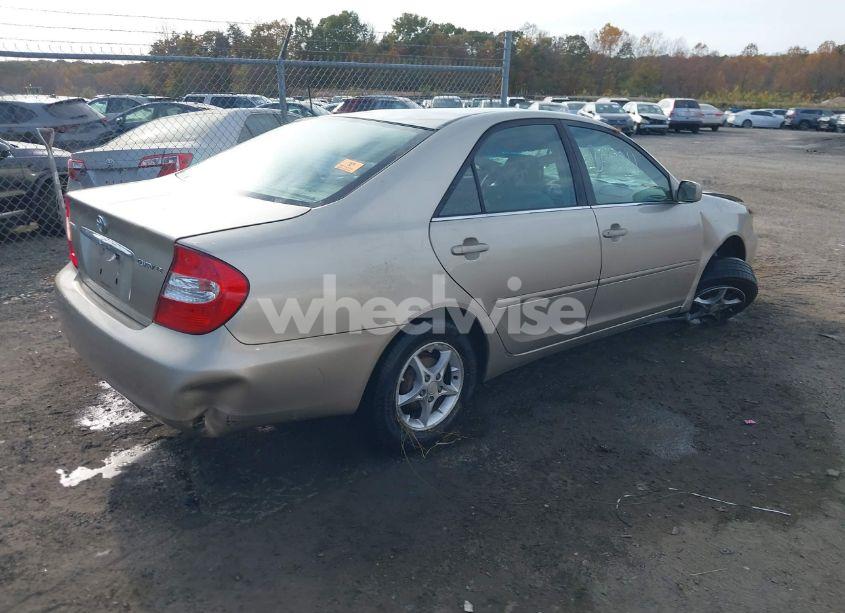 Photo 4 of 2003 Toyota Camry LE (VIN 4T1BE30K33U672365)