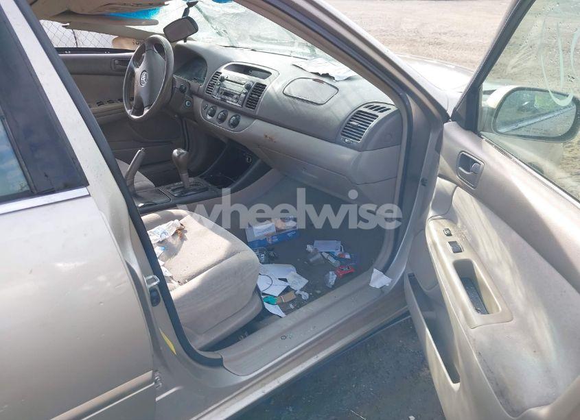 Photo 5 of 2003 Toyota Camry LE (VIN 4T1BE30K33U672365)