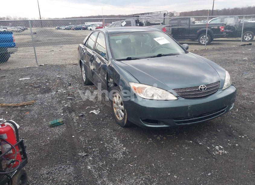 2003 Toyota Camry XLE (VIN 4T1BE30K33U718082) main photo