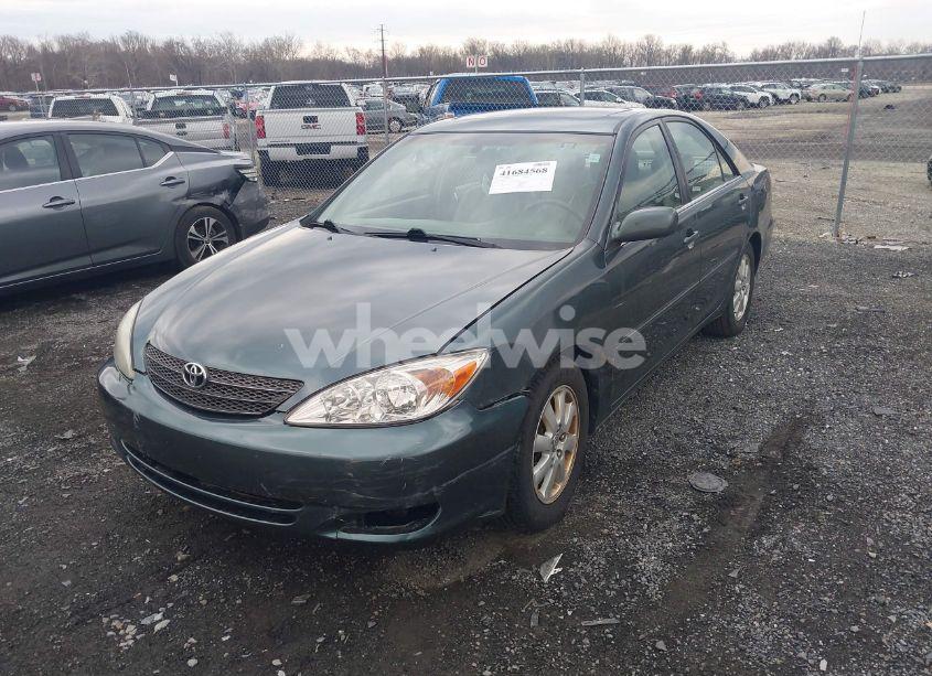 Photo 2 of 2003 Toyota Camry XLE (VIN 4T1BE30K33U718082)