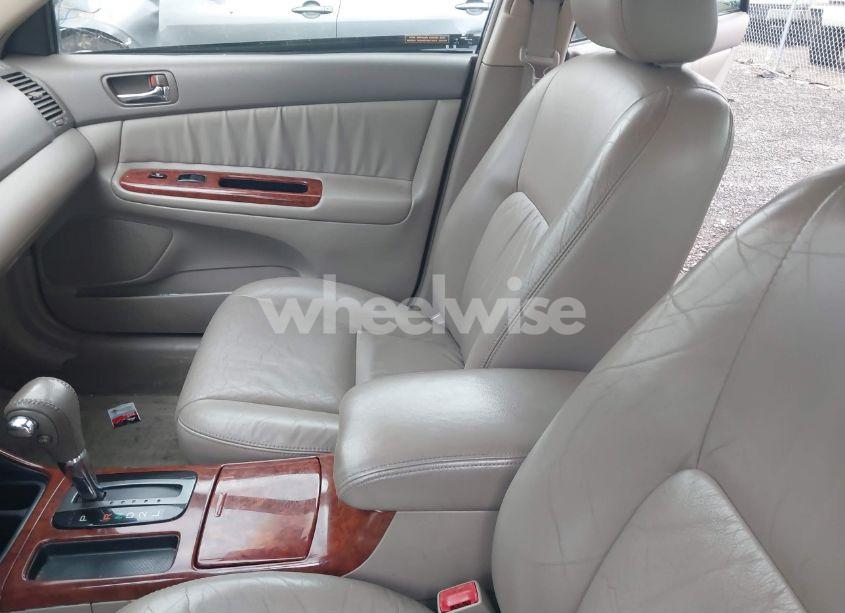 Photo 5 of 2003 Toyota Camry XLE (VIN 4T1BE30K33U718082)