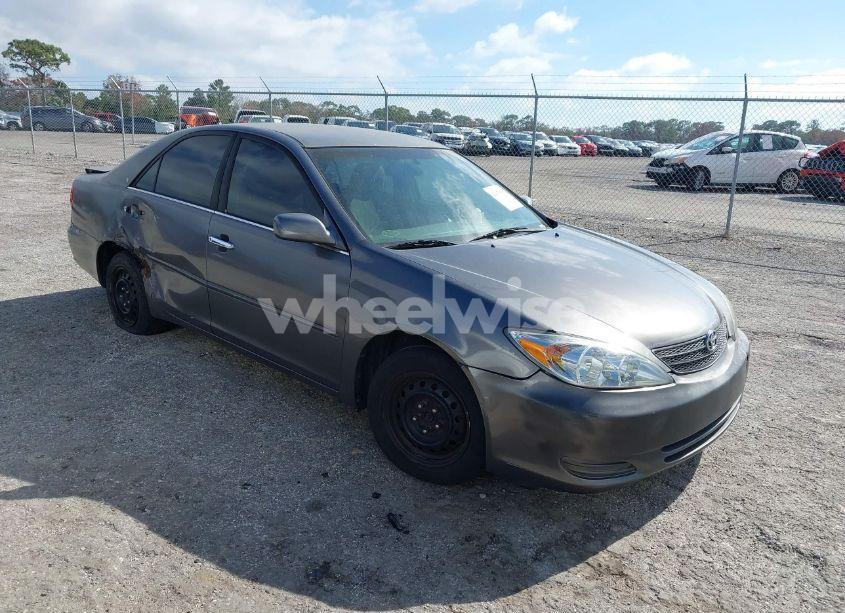 2003 Toyota Camry LE (VIN 4T1BE30K33U723072) main photo
