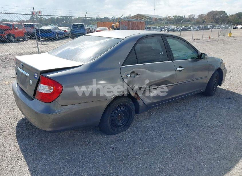 Photo 4 of 2003 Toyota Camry LE (VIN 4T1BE30K33U723072)