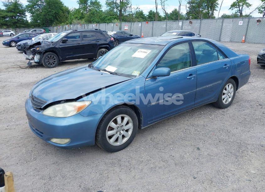Photo 2 of 2003 Toyota Camry XLE (VIN 4T1BE30K33U754158)