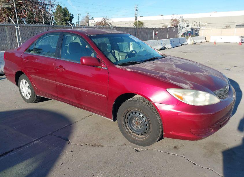 2004 Toyota Camry LE (VIN 4T1BE30K34U366400) main photo