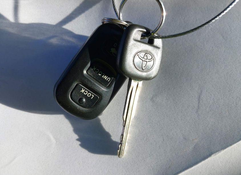 Photo 11 of 2004 Toyota Camry LE (VIN 4T1BE30K34U366400)