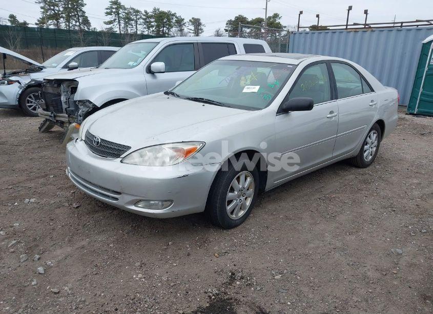 Photo 2 of 2004 Toyota Camry XLE (VIN 4T1BE30K34U896317)