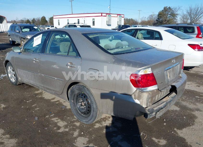 Photo 3 of 2005 Toyota Camry XLE (VIN 4T1BE30K35U016363)