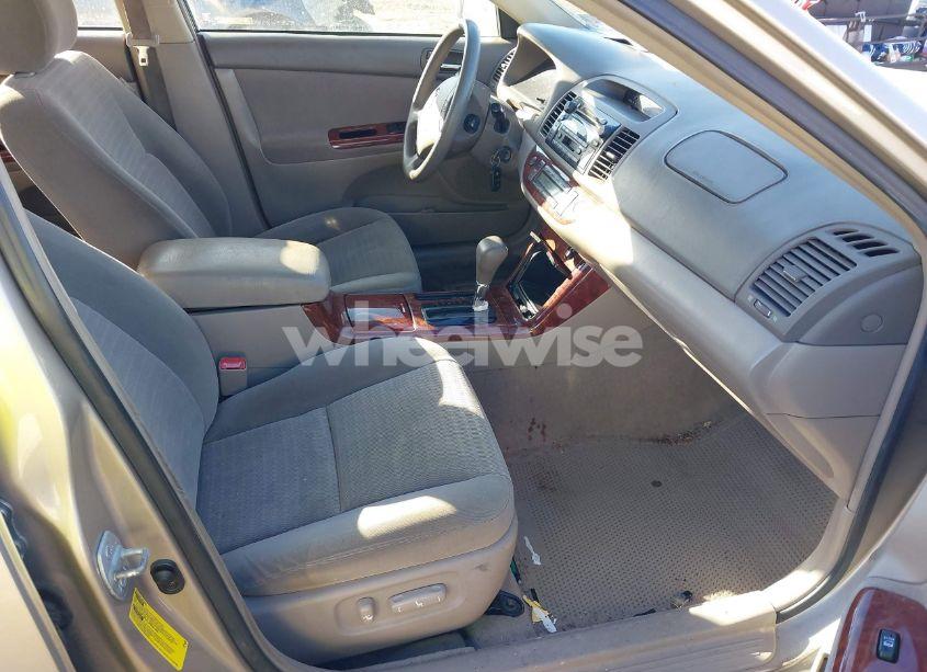 Photo 5 of 2005 Toyota Camry XLE (VIN 4T1BE30K35U016363)