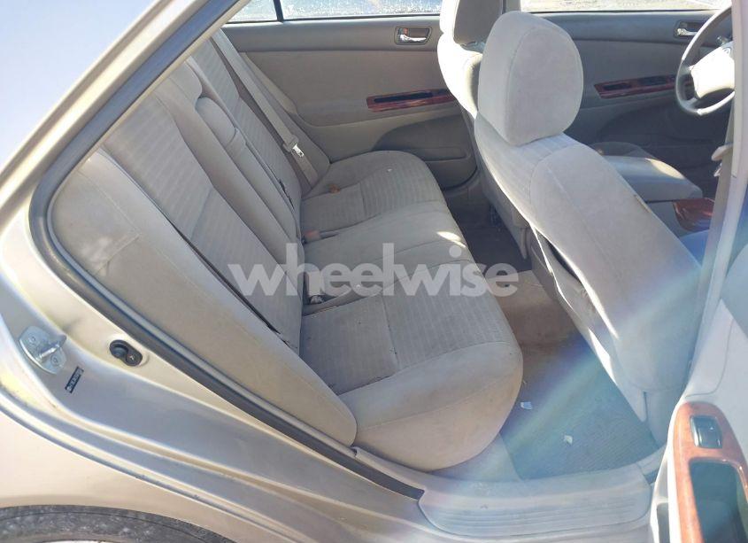 Photo 8 of 2005 Toyota Camry XLE (VIN 4T1BE30K35U016363)