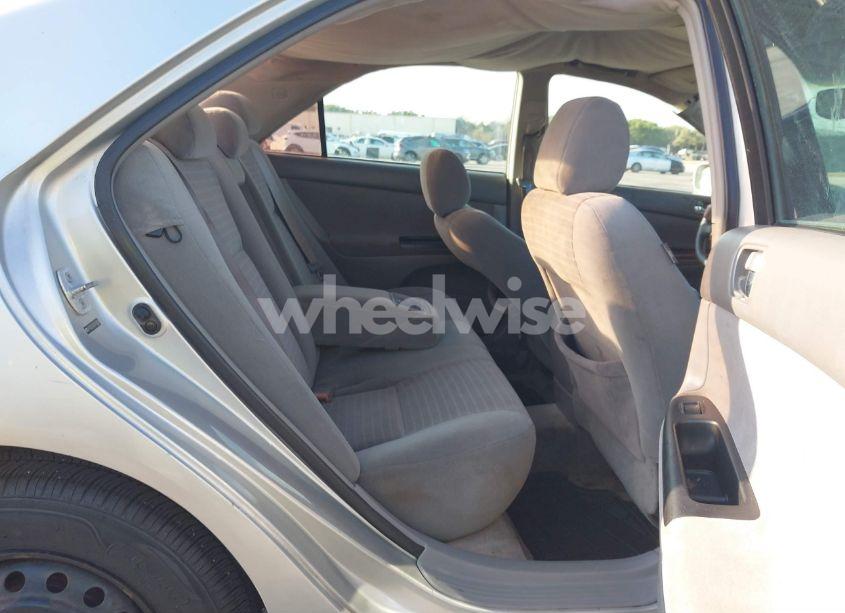 Photo 8 of 2005 Toyota Camry LE (VIN 4T1BE30K35U018999)