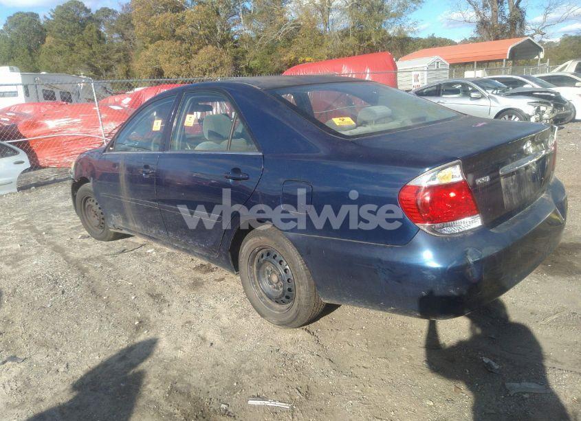 Photo 3 of 2005 Toyota Camry LE (VIN 4T1BE30K35U102028)