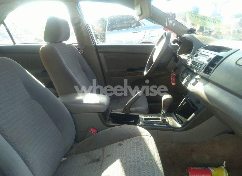 Photo 5 of 2005 Toyota Camry LE (VIN 4T1BE30K35U102028)