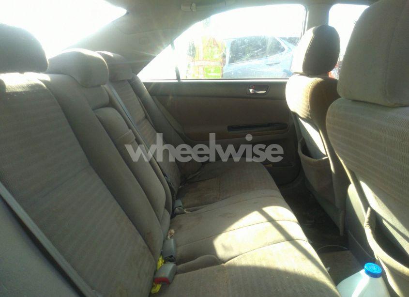 Photo 8 of 2005 Toyota Camry LE (VIN 4T1BE30K35U102028)