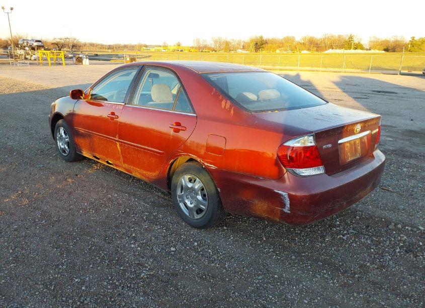 Photo 3 of 2005 Toyota Camry LE (VIN 4T1BE30K35U413457)