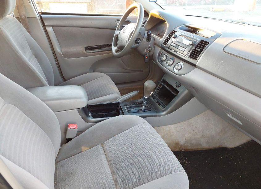 Photo 5 of 2005 Toyota Camry LE (VIN 4T1BE30K35U413457)