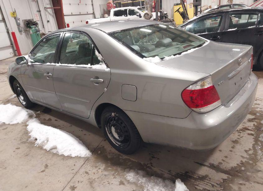 Photo 3 of 2005 Toyota Camry LE (VIN 4T1BE30K35U543013)
