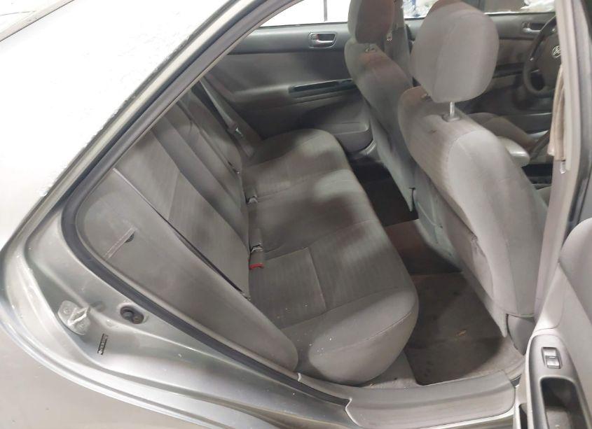 Photo 8 of 2005 Toyota Camry LE (VIN 4T1BE30K35U543013)