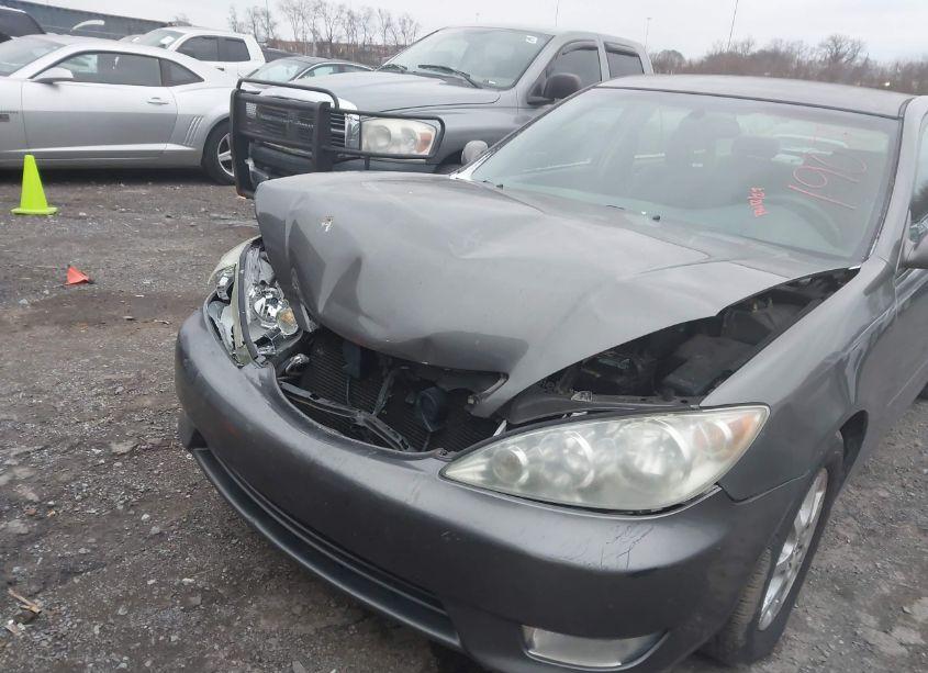 Photo 6 of 2005 Toyota Camry XLE (VIN 4T1BE30K35U581907)