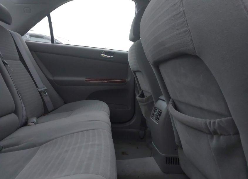 Photo 8 of 2005 Toyota Camry XLE (VIN 4T1BE30K35U581907)