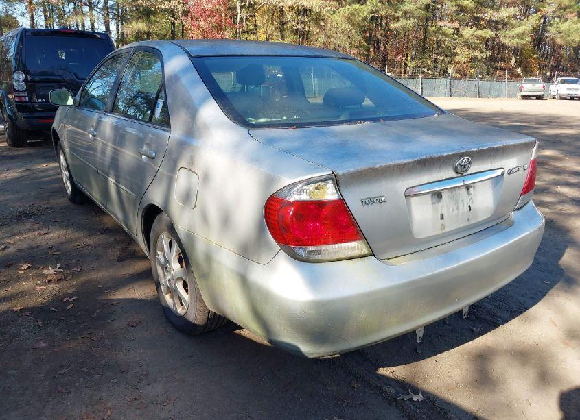 Photo 3 of 2005 Toyota Camry XLE (VIN 4T1BE30K35U621709)