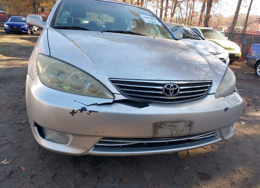 Photo 6 of 2005 Toyota Camry XLE (VIN 4T1BE30K35U621709)