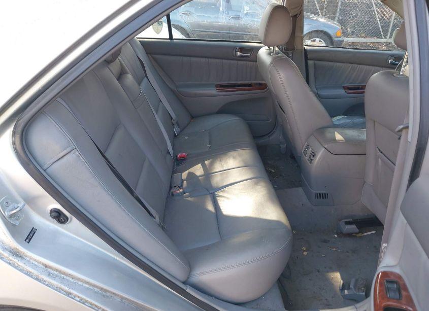 Photo 8 of 2005 Toyota Camry XLE (VIN 4T1BE30K35U621709)