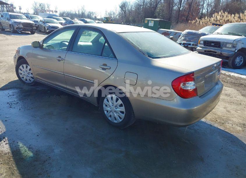 Photo 3 of 2002 Toyota Camry XLE (VIN 4T1BE30K42U104687)
